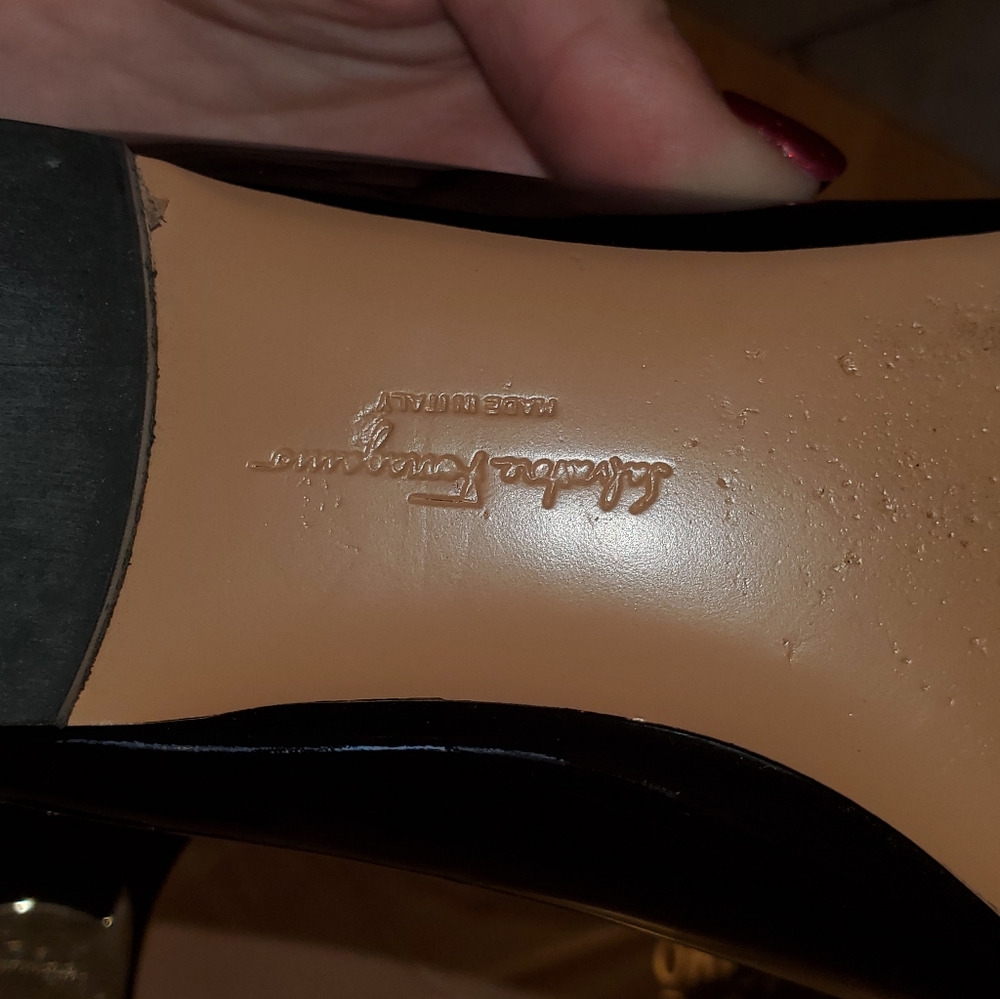 Salvatore ferragamo flats size 7B worn once leather black - Picture 6 of 9